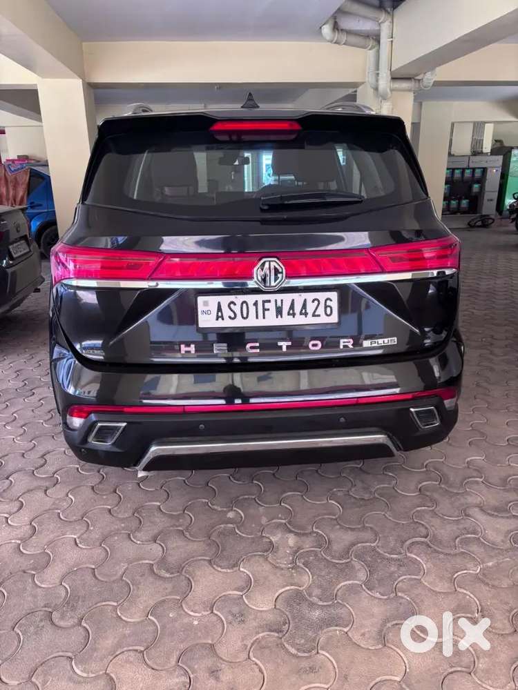Mg Hector Plus 2024 Petrol 23560 Km Driven