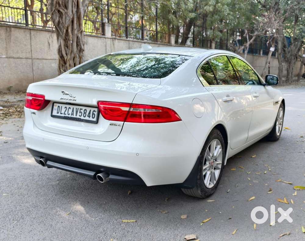 Jaguar Xe Portfolio, 2016, Petrol