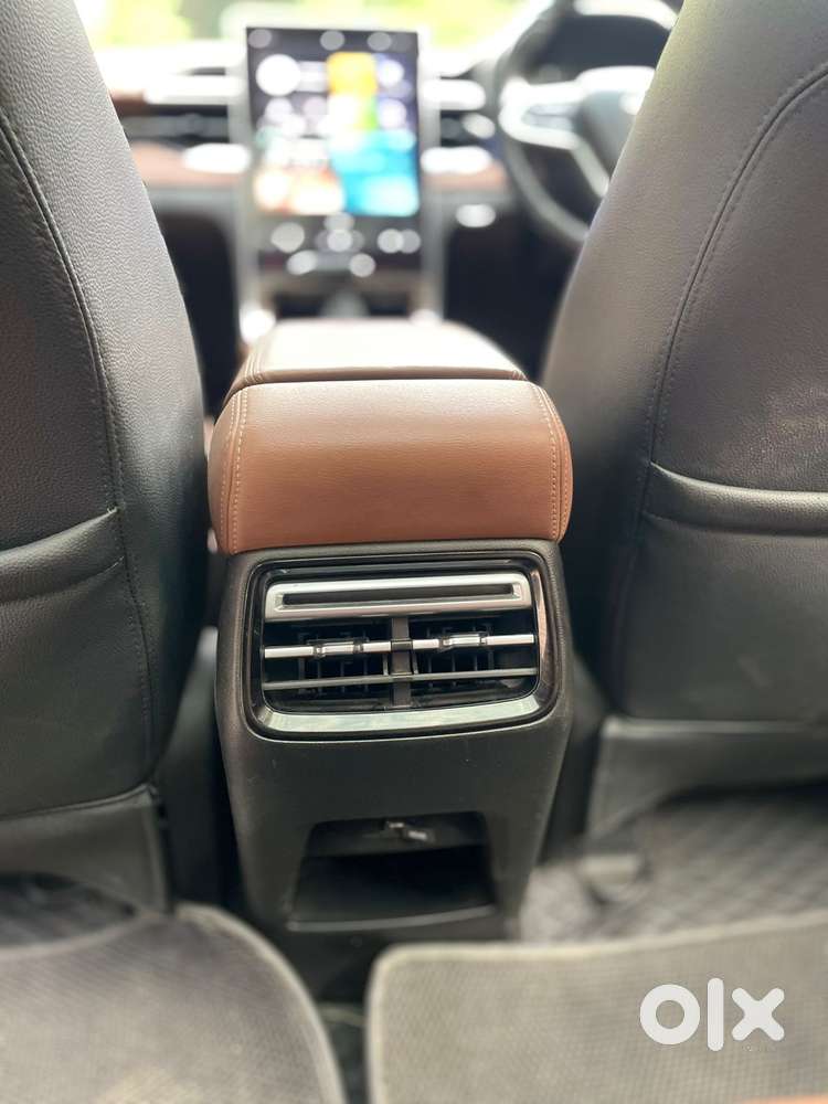 Mg Hector Plus Savvy Pro 1.5 Turbo Petrol Cvt 7 Str, 2024, Petrol