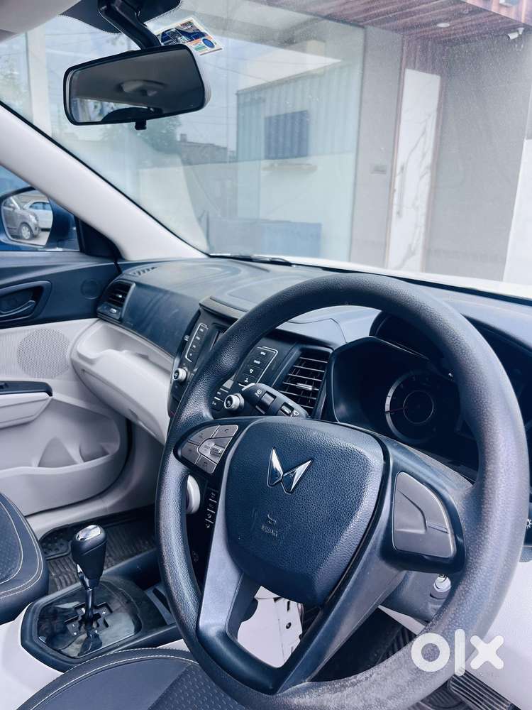 Mahindra Xuv300 1.2 W6 Amt Petrol, 2023, Petrol