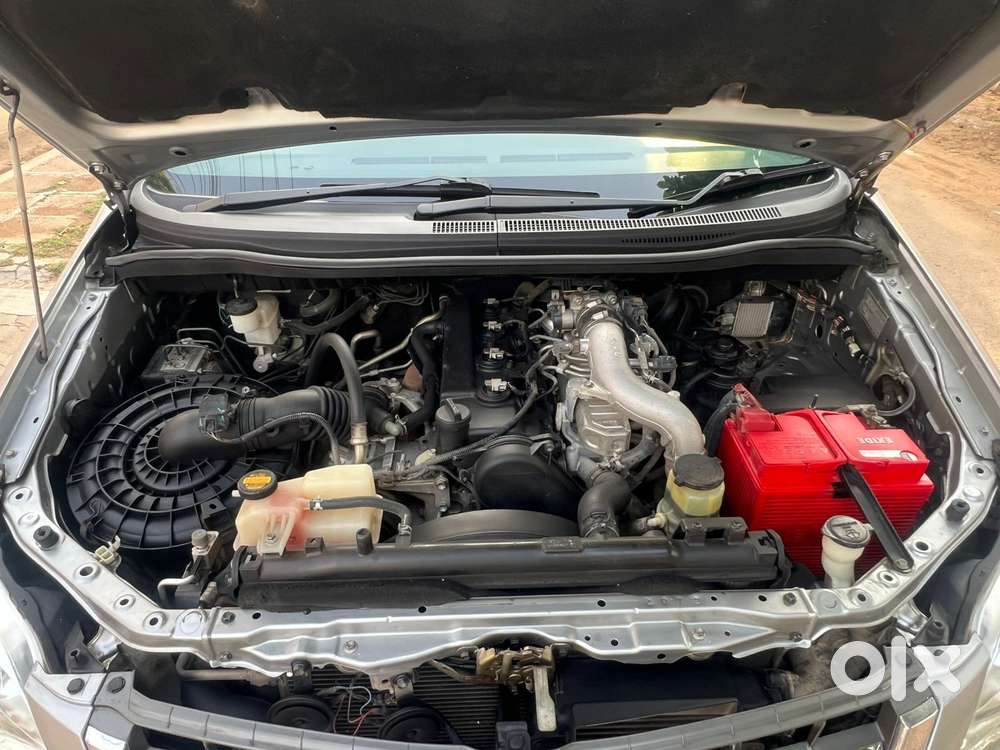 Toyota Innova 2004-2011 2.5 V Diesel 8-seater, 2015, Diesel