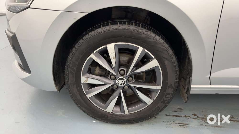 Skoda Slavia Style 1.0l Tsi Mt, 2022, Petrol