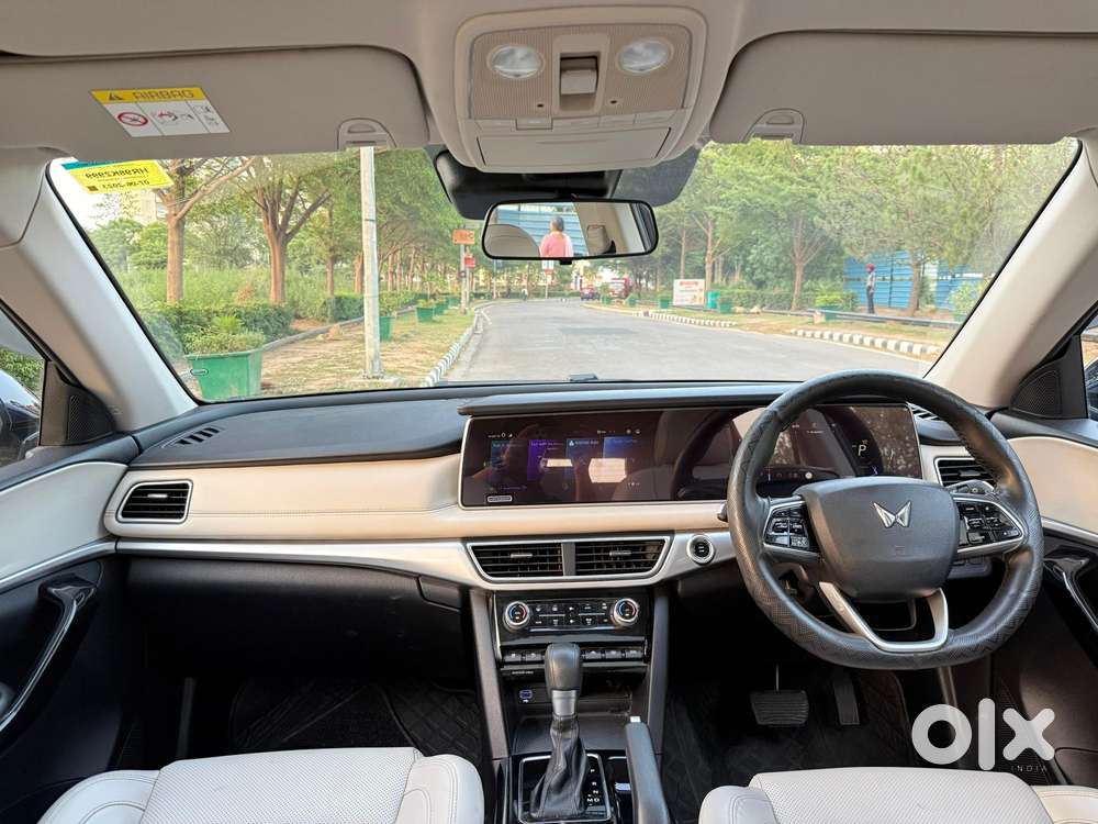 Mahindra Xuv700 2.2 Ax 7 Diesel At Str, 2023, Diesel