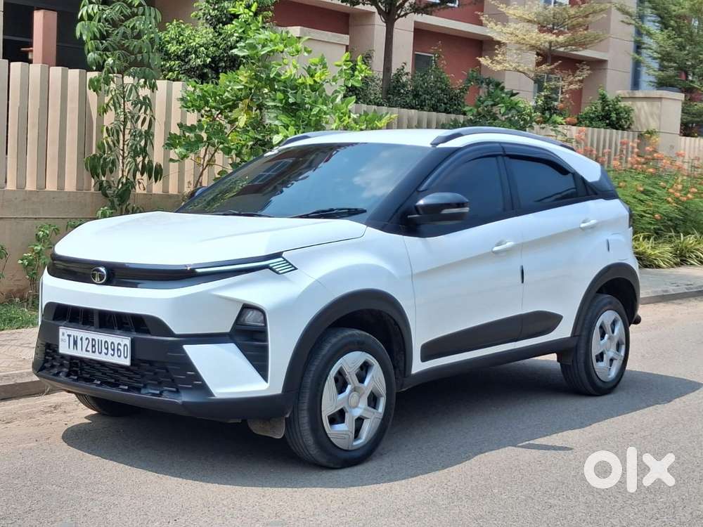 Tata Nexon Pure 1.2 Revotron Petrol 6 Mt, 2026, Petrol