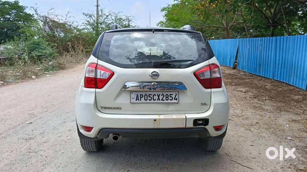 Nissan Terrano 2014 Petrol 75000 Km Driven