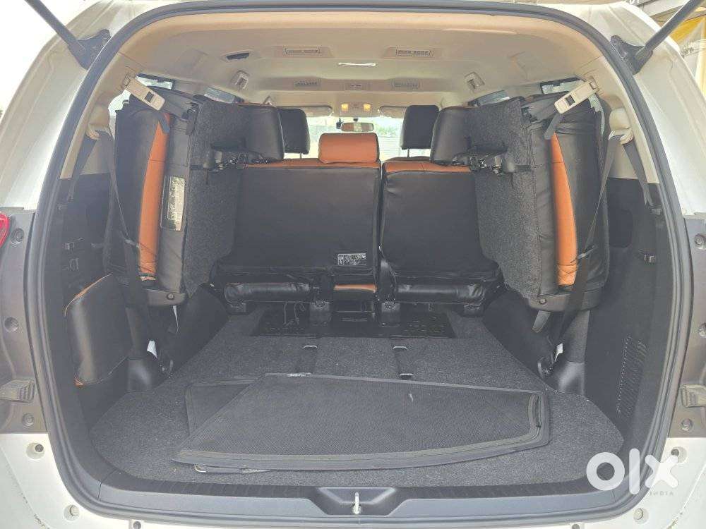 Toyota Innova Crysta 2.4 G Plus Mt 8 Str, 2025, Diesel