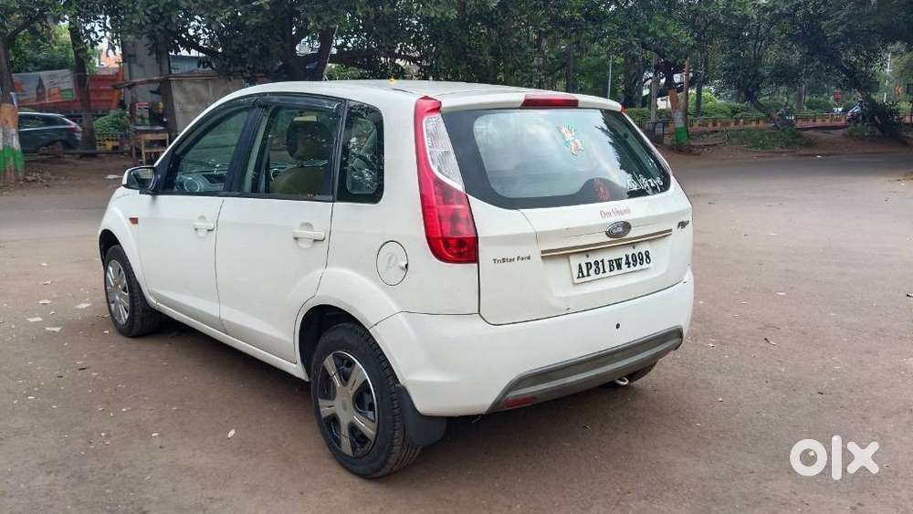 Ford Figo Petrol Zxi, 2012, Petrol