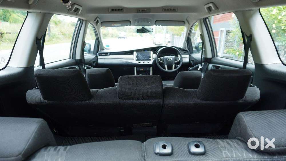 Toyota Innova Crysta [2020-ongoing] 2.4 Gx At 8 Str, 2021, Diesel