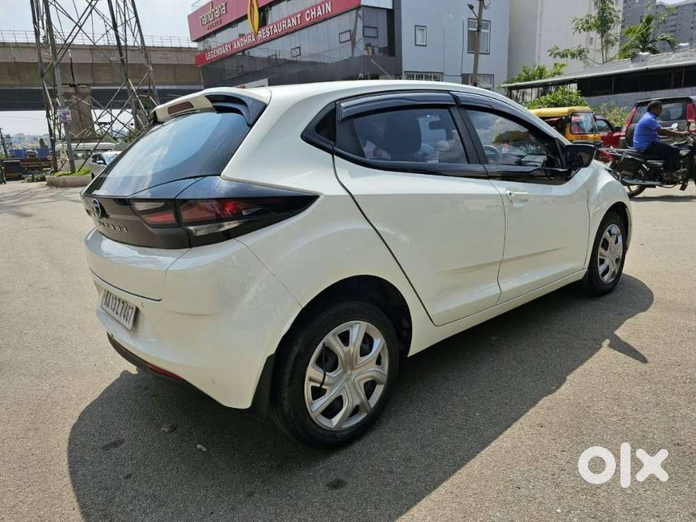 Tata Altroz 1.2 Xm Plus, 2023, Petrol
