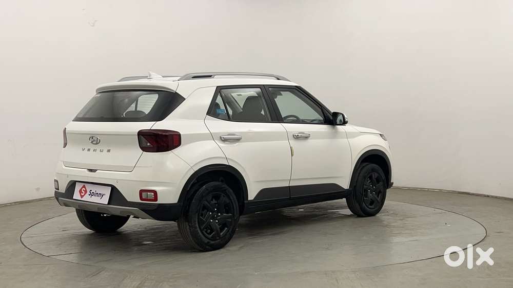 Hyundai Venue 1.2 S Plus, 2022, Petrol