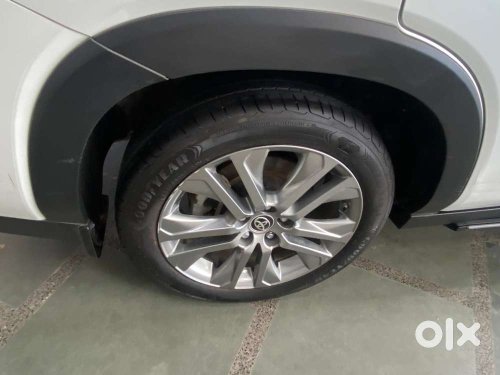 Toyota Innova Hycross 2.0 Zx Hybrid 7 Str, 2025, Petrol
