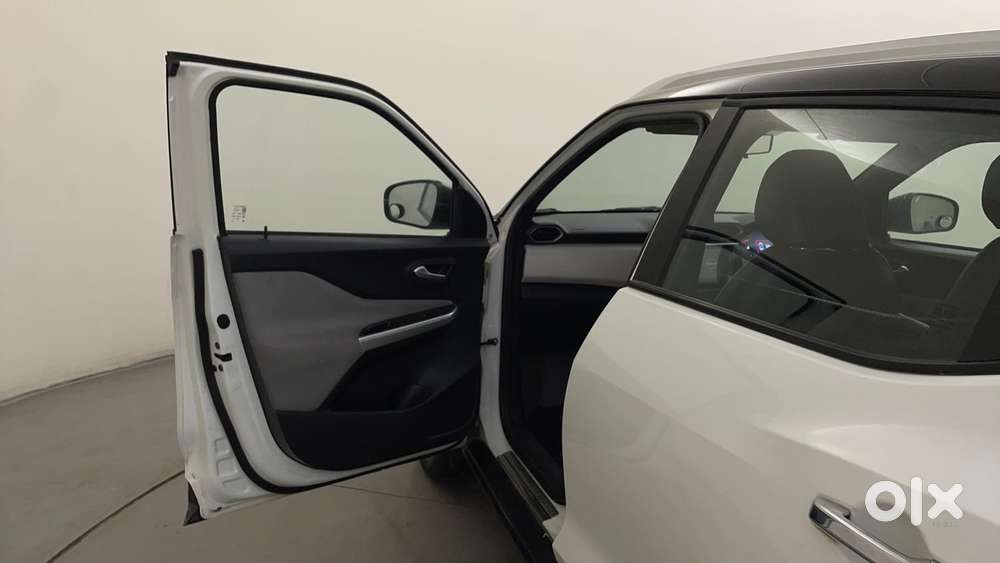 Nissan Magnite 1.0 Xv Dual Tone, 2021, Petrol