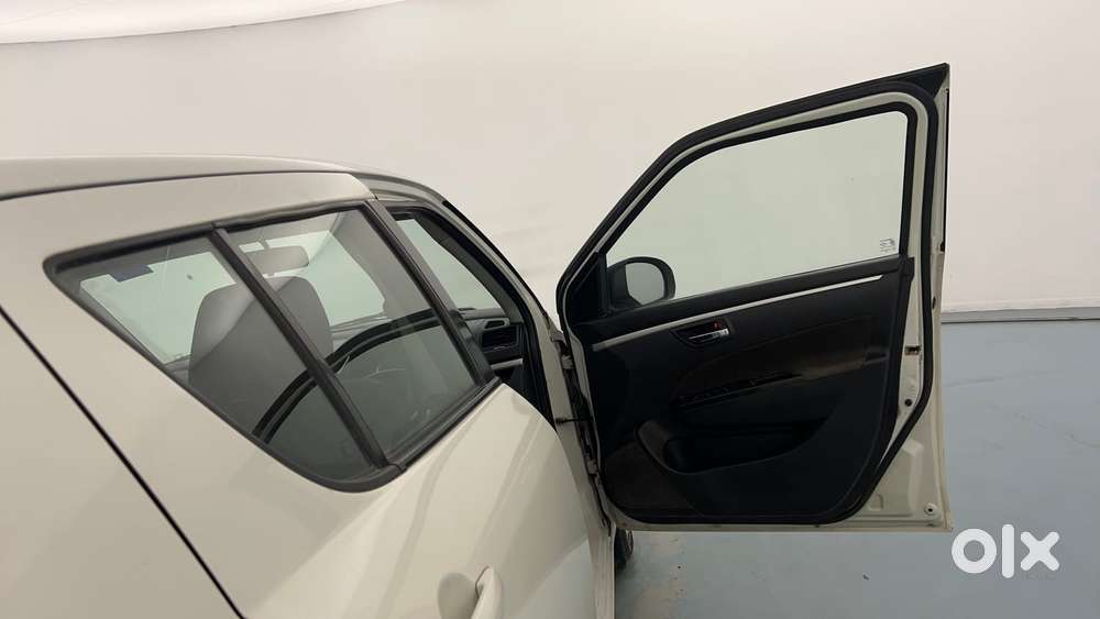 Maruti Suzuki Swift Vxi Optional, 2017, Petrol