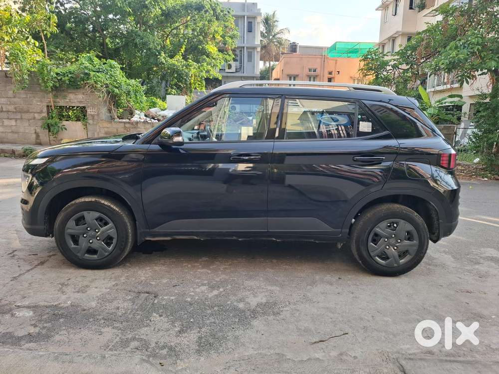 Hyundai Venue 1.2 S (O), 2025, Petrol
