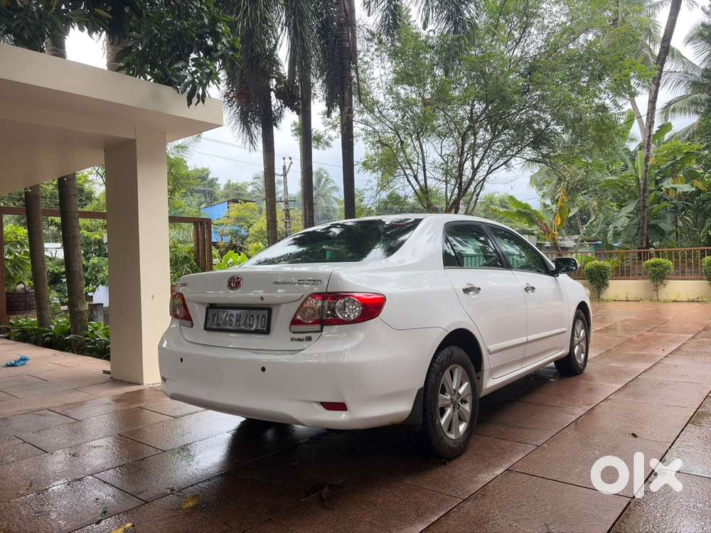 Toyota Corolla Altis 2013