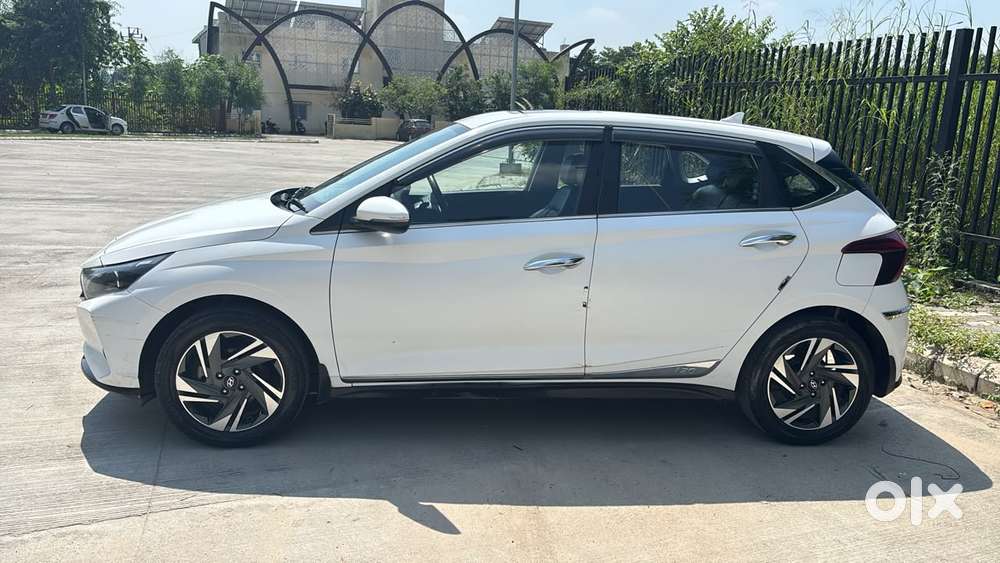 Hyundai I20 Asta (o) 1.2 Mt, 2023, Petrol