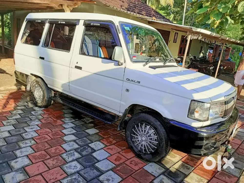 Toyota Qualis 2004 Model 
Front Ac 
Power Steering 
White Colour