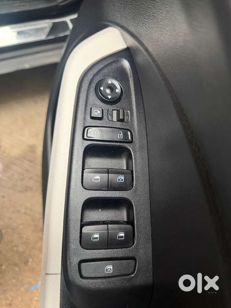 Hyundai Venue 2024 Manual