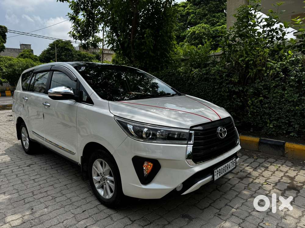 Toyota Innova Crysta 2.4 V 8 Str, 2017, Diesel