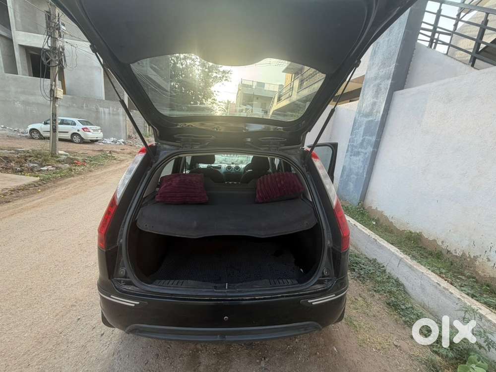 Ford Figo Petrol 2011