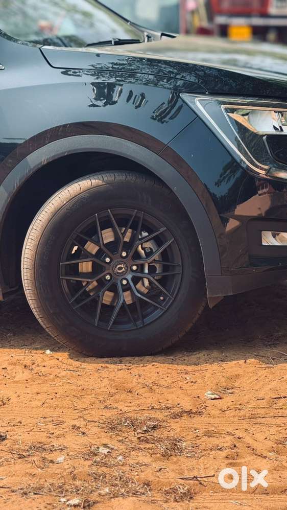 Mahindra Xuv 700 Manual Petrol 2025