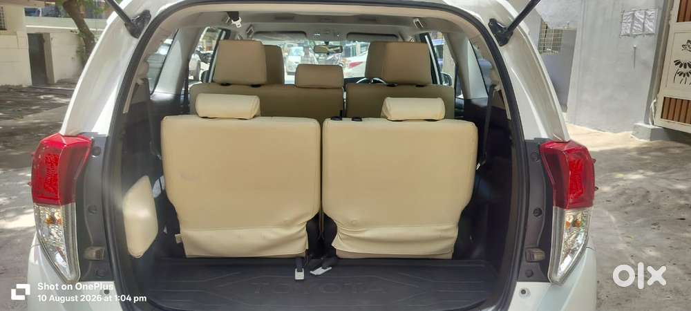 Toyota Innova Crysta 2.4 G Plus Mt 8 Str, 2024, Diesel