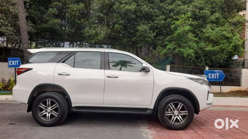 Toyota Fortuner 4X2 AT 2.8 Diesel, 2023, Diesel