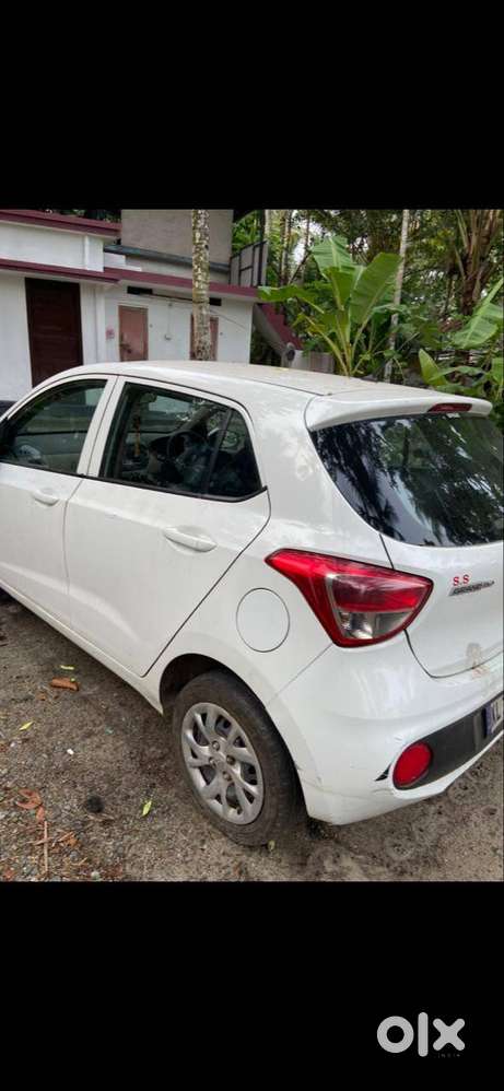 Hyundai Grand I10 2017 Diesel 100853 Km Driven