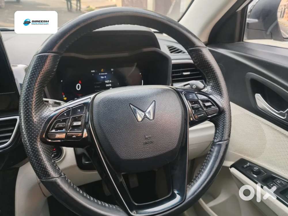 Mahindra Xuv 3xo Ax5 Pm Mt, 2024, Petrol