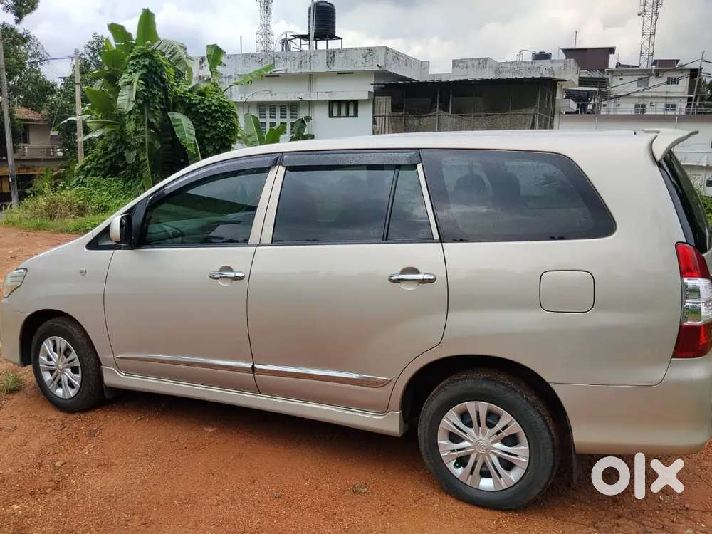 Toyota Innova 2015 Diesel 98500 Km Driven,original Kerala