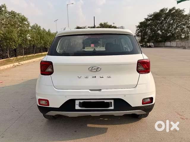 Hyundai Venue Petrol - 2022 Doctor Driven In Prestine Condition.
