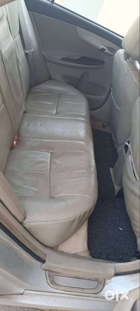 Toyota Corolla Altis (2011)