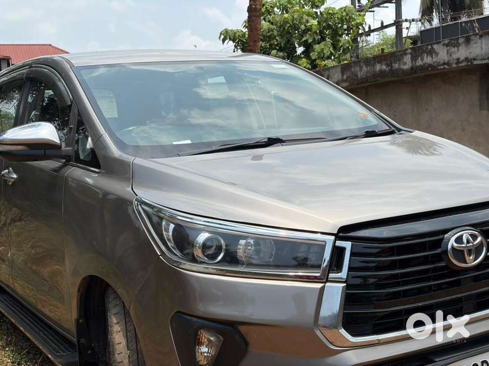 Toyota Innova Crysta 2016 Diesel Well Maintained