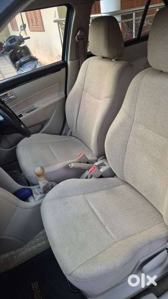 Maruti Suzuki Swift Dzire Vxi, 2016, Petrol