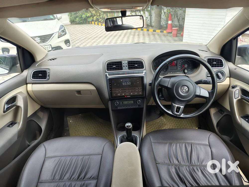 Volkswagen Vento 2010-2013 Petrol Highline, 2011, Petrol