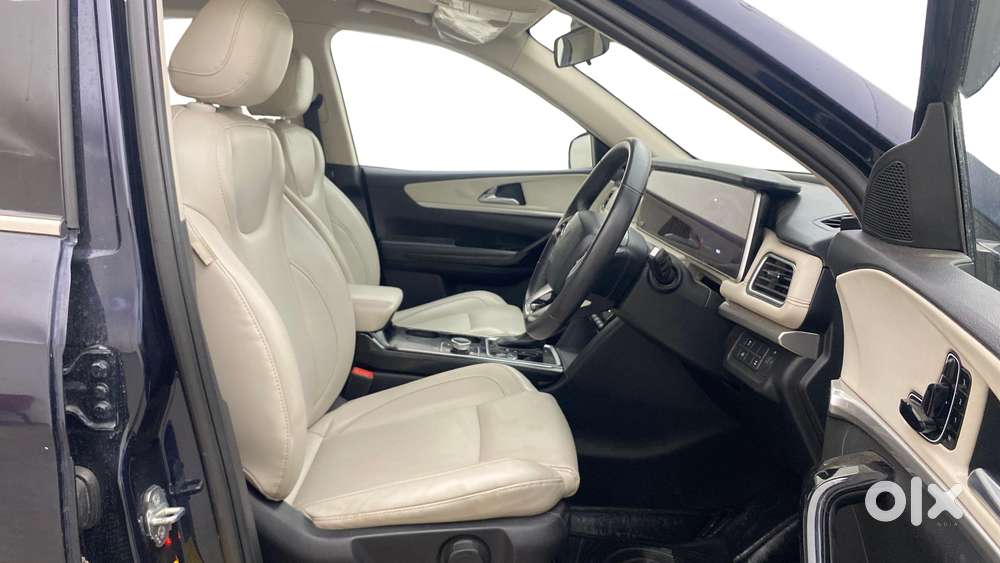 Mahindra Xuv700 2.2 Ax 7 Diesel At Str Awd, 2022, Diesel