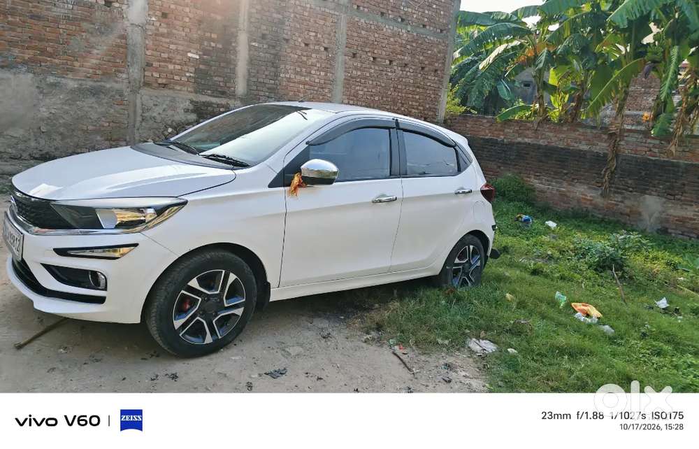 Tata Tiyago Top Model Zxi