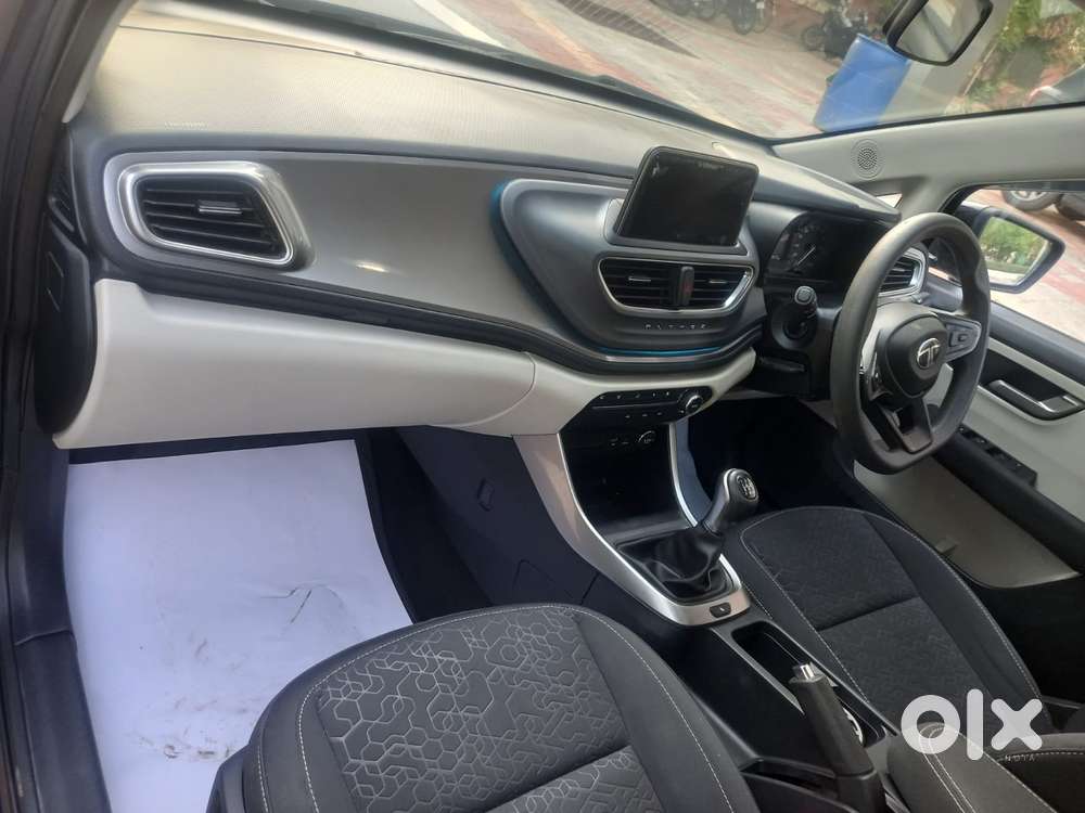 Tata Altroz Xz, 2024, Petrol