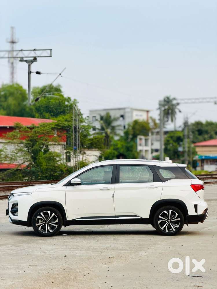 Mg Hector Plus Sharp Pro 1.5 Turbo Petrol Cvt 7 Str, 2023, Petrol