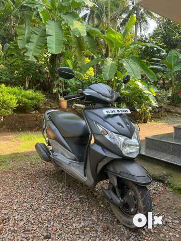 Dio 2017 model grey Scooters 1788239440