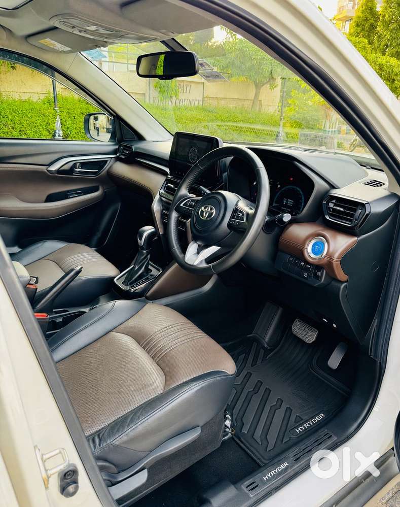 Toyota Urban Cruiser Hyryder 1.5 V Hybrid, 2024, Petrol
