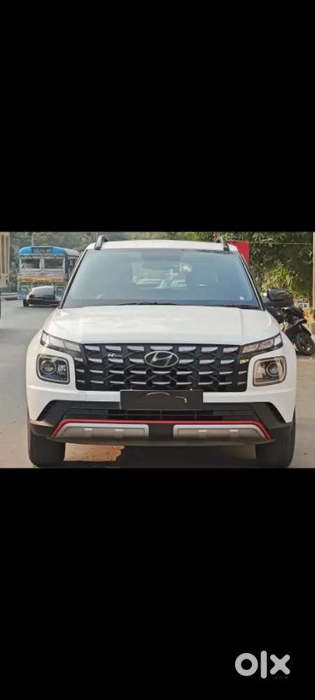 Hyundai Venue Petrol Automatic 2022 Second-hand