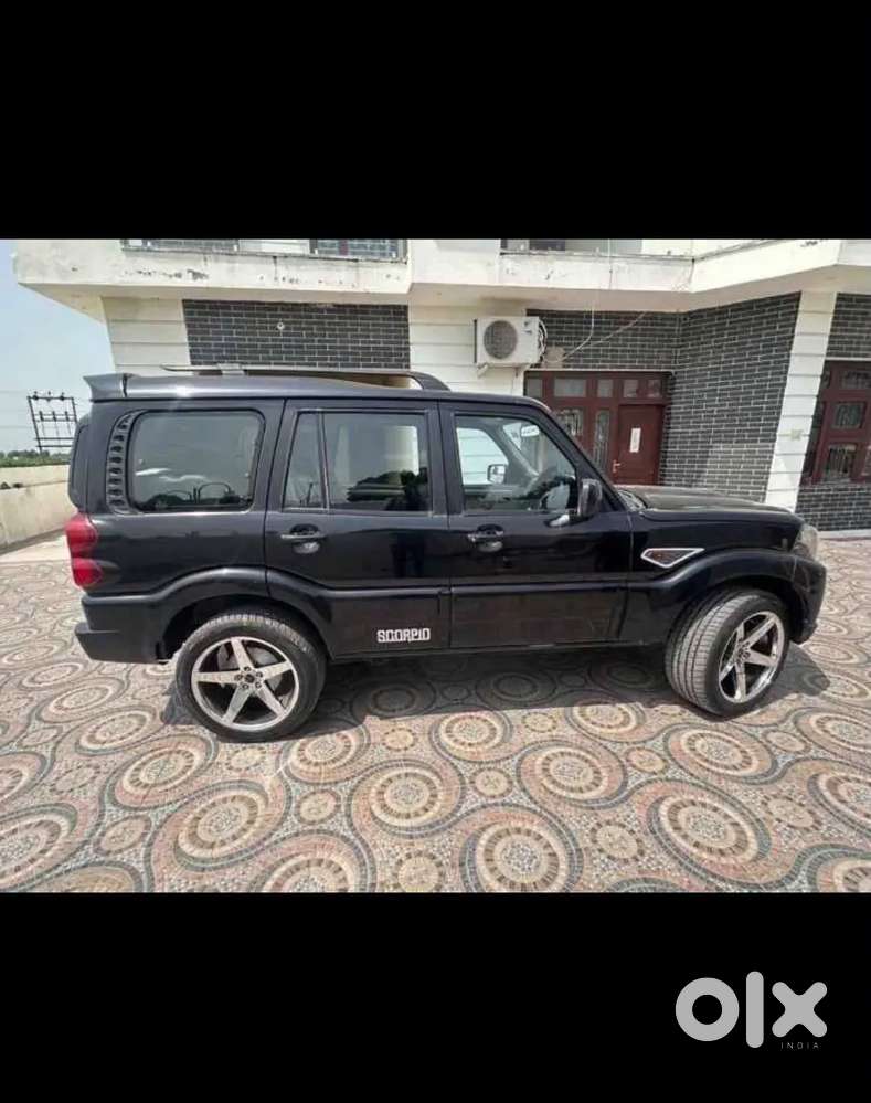 Mahindra Scorpio Classic S10  2017