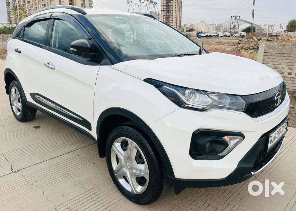 Tata Nexon, 2023, Petrol