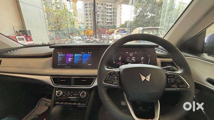 Mahindra Xuv700 2025 Diesel 15000 Km Driven