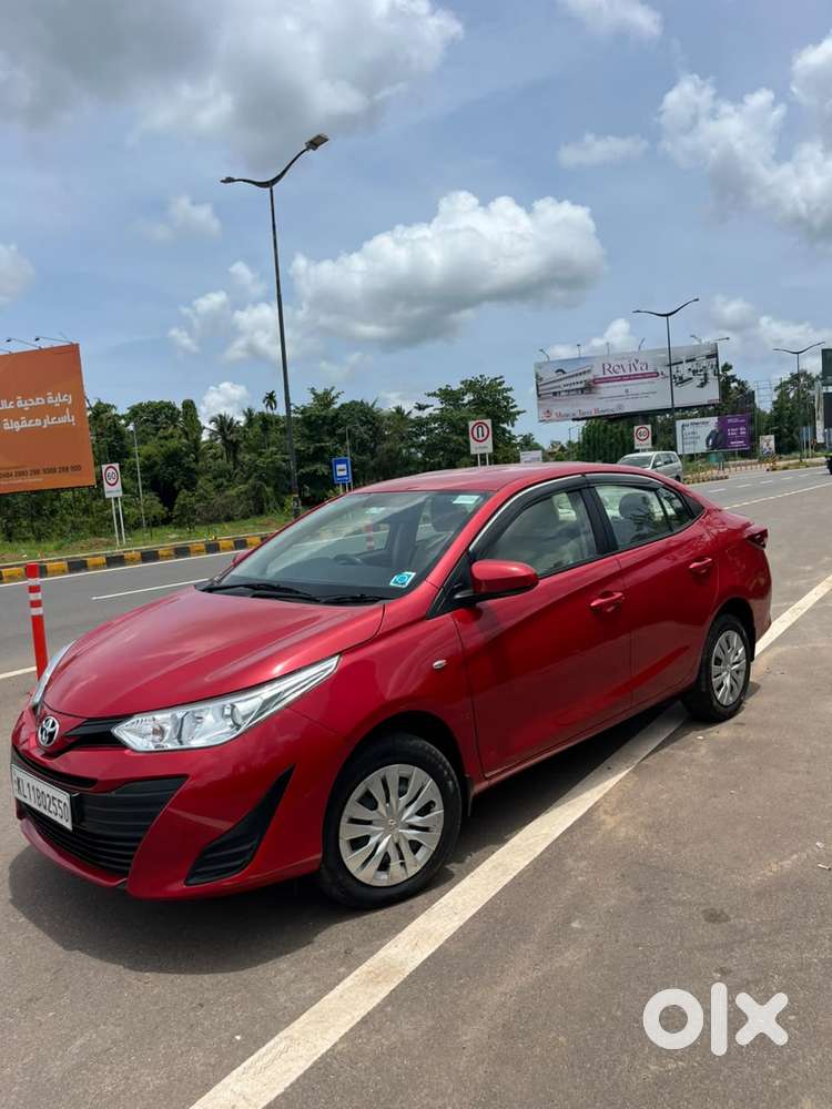 Toyota Yaris J Cvt, 2019, Petrol