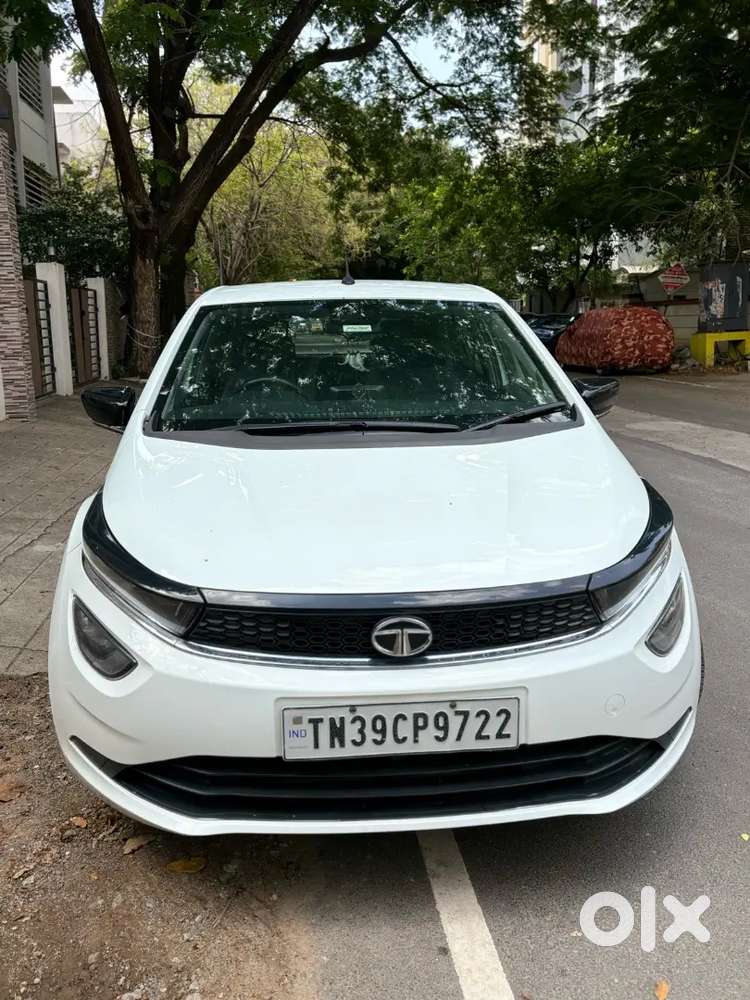 Single Owner, Power Steering, Reverse Camera, Ceramic Coating,