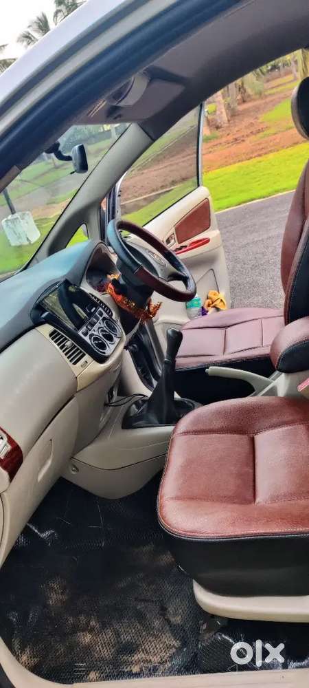 Toyota Innova 2011 Diesel 291000 Km Driven