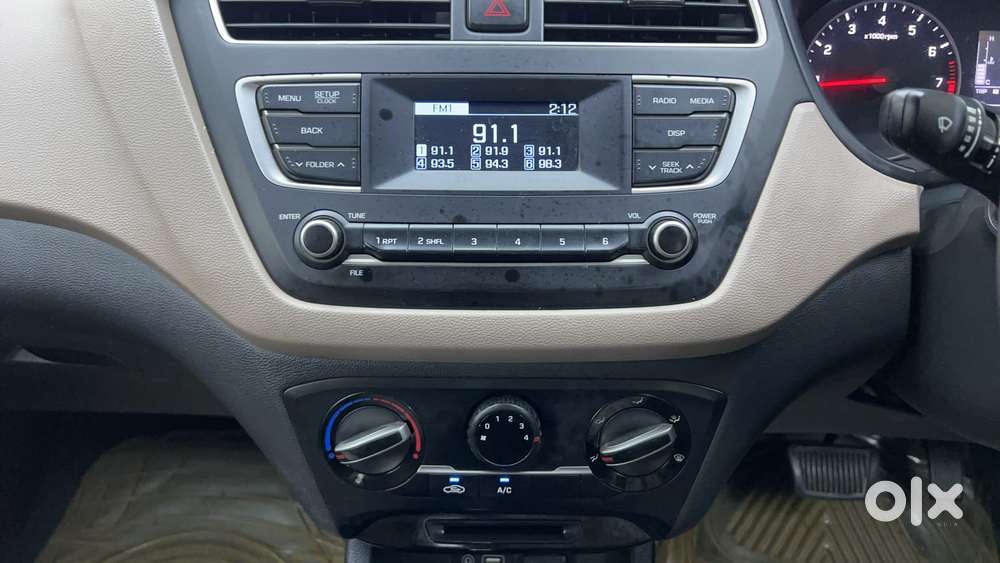 Hyundai Elite I20 1.2magna Executive At, 2018, Petrol