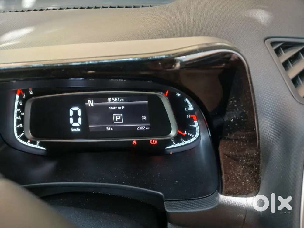 Kia Sonet 2025 Petrol 2400 Km Driven